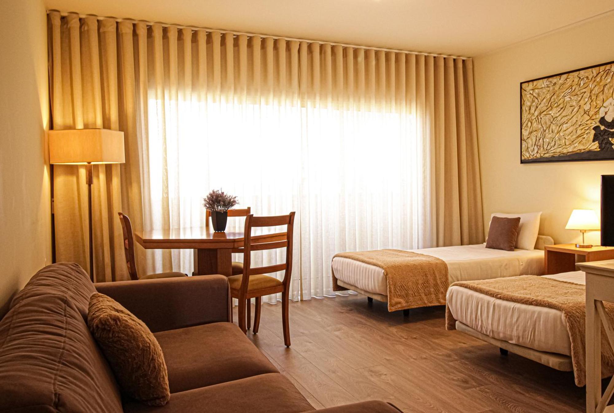 Hotel Dos Loios Санта-Мария-да Фейра Экстерьер фото