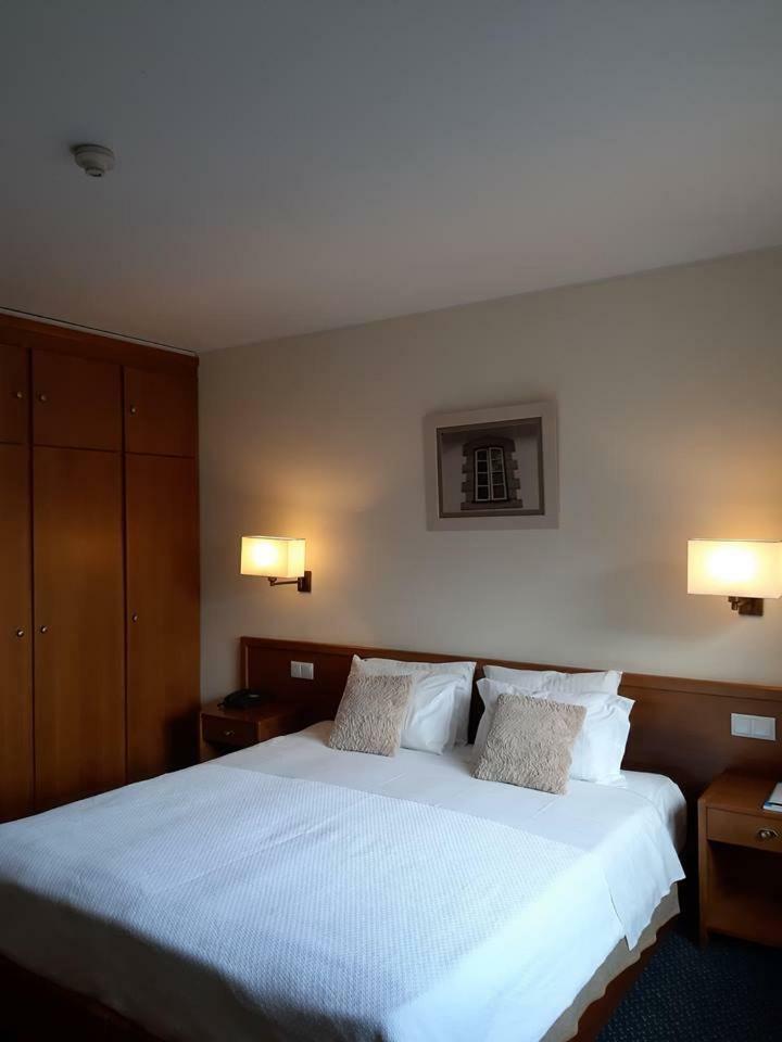 Hotel Dos Loios Санта-Мария-да Фейра Экстерьер фото
